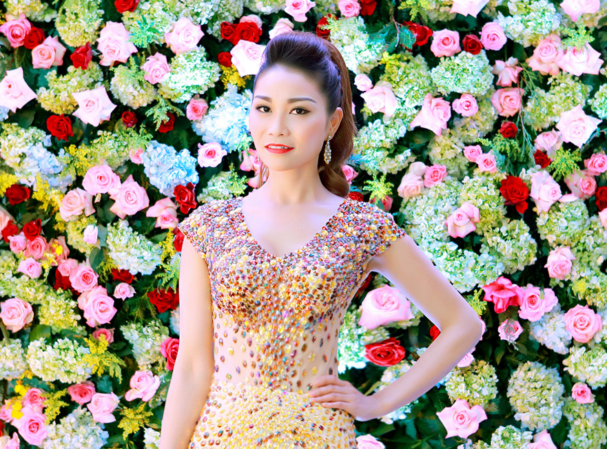 Nữ diễn viên Xuân Nguyễn khoe vẻ đẹp nổi bật tại sự kiện